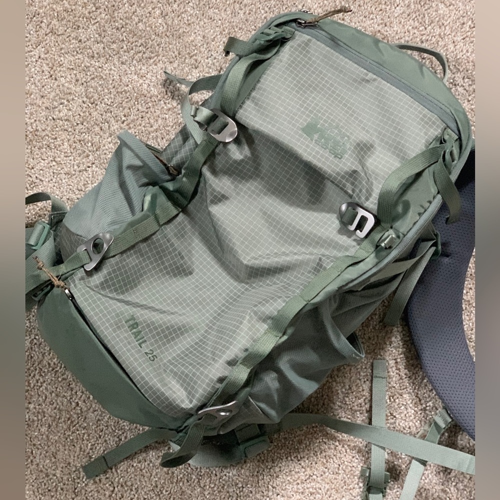 REi Co-op Trail 25 Women’s backpack